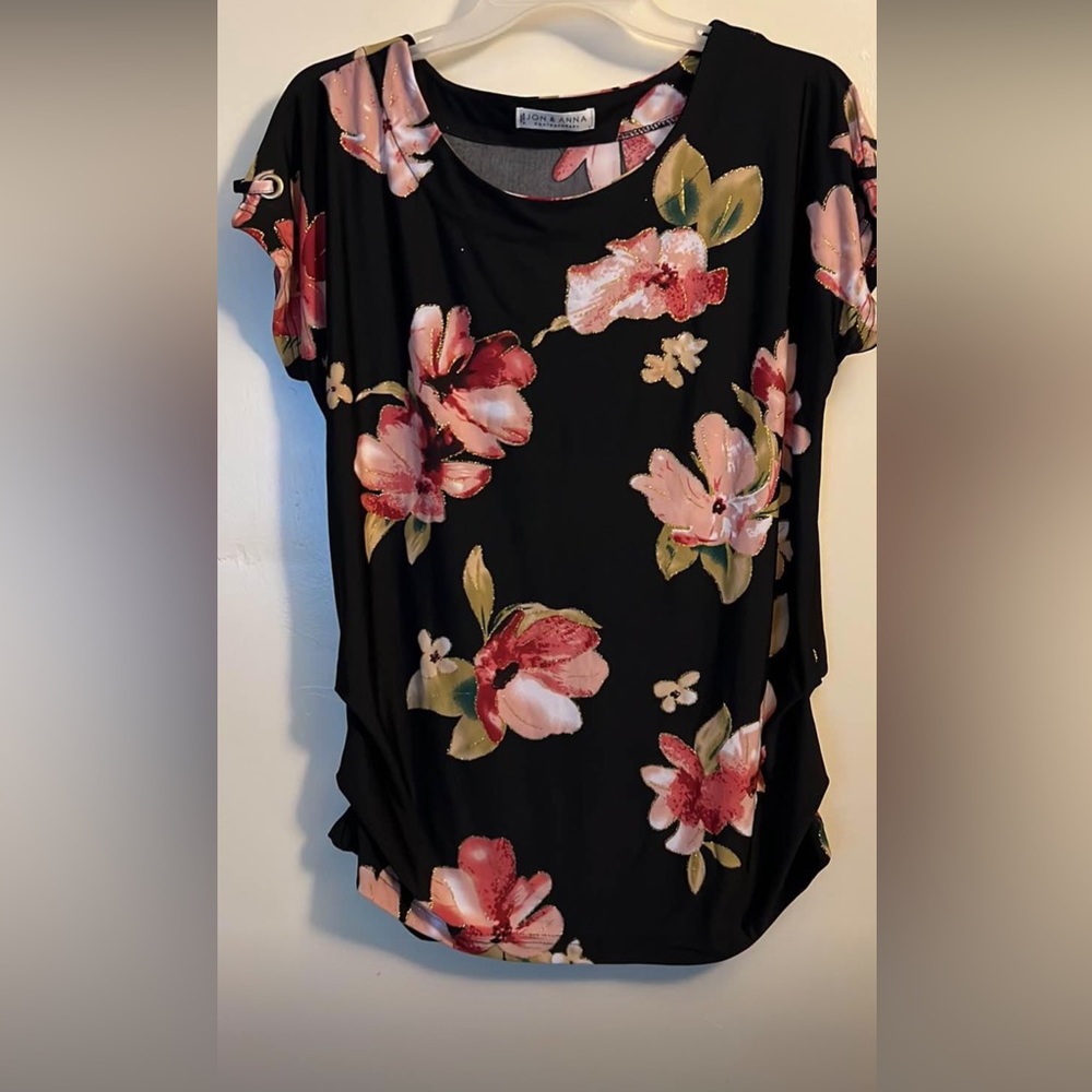 Floral Jon & Anna Contemporary Top 🌹